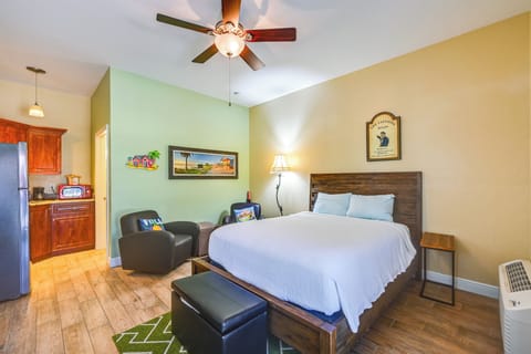 Studio | Queen Bed | Free WiFi | Window A/C Unit | Central Heat