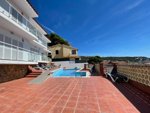 Apartment | Pool | Outdoor pool