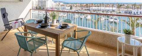 Apartment | Outdoor dining