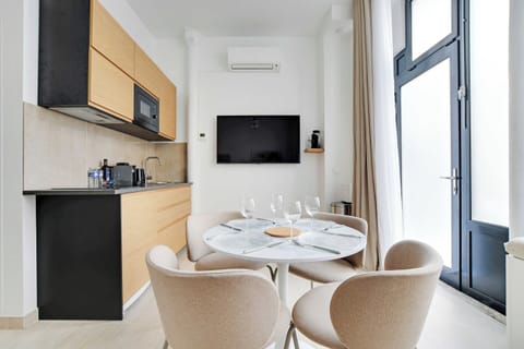 Apartment | Dining