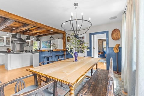 North Slope Haus - Modern 3BR, Hot Tub, Gym & Bar (5907)