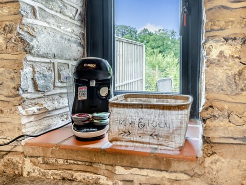 Interior | The Old Cowsheds 2 - Shippon - Gaer Cottages, Cribyn, Lampeter