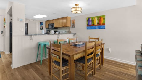 Sunnyside Up - Dining area