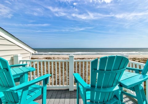 Sunrise deck – 4th-floor ocean view