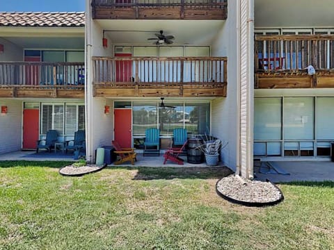 Welcome to Sandy Shores! Ground Floor Unit