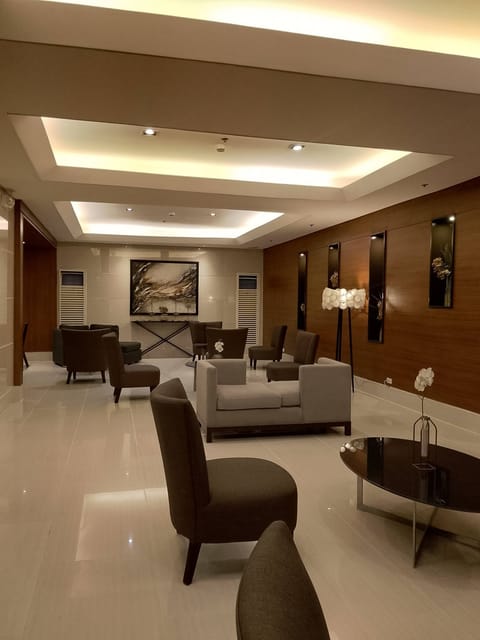Condo, 1 Bedroom, Balcony, City View | Interior