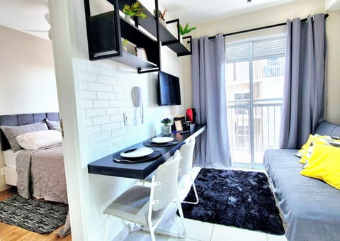 Standard Apartment, Lanai | Living area