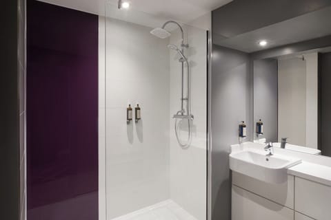 Superior Double Room | Bathroom