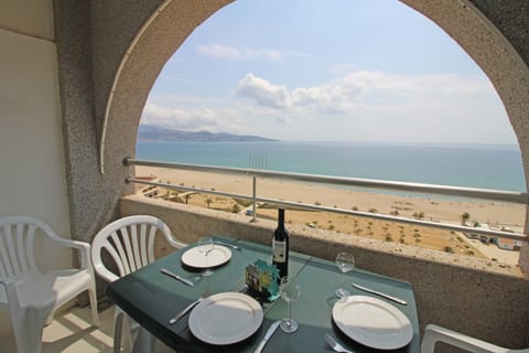 House | Outdoor dining