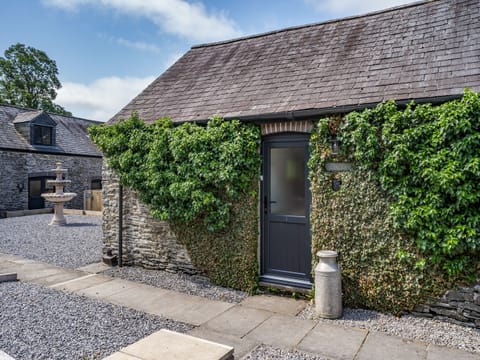 Exterior | The Old Cowsheds 1 - Dairy - Gaer Cottages, Cribyn, Lampeter