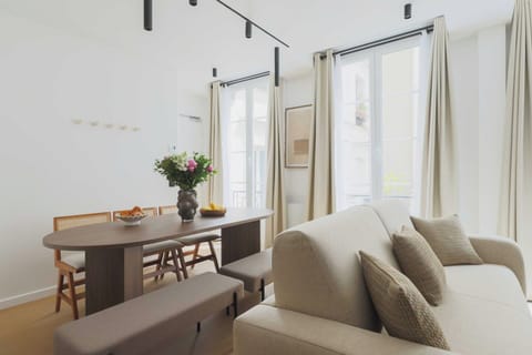 Apartment | Dining