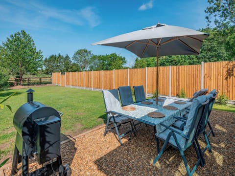 Outdoor eating area | Harbord House, Colton