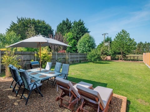 Sitting-out-area | Harbord House, Colton