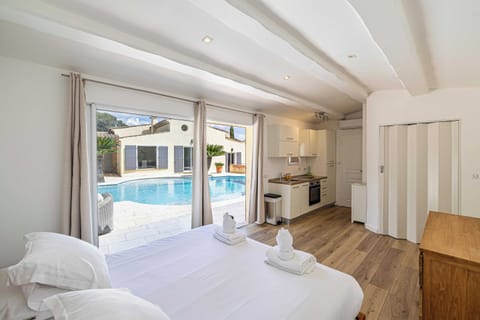 Villa | 6 bedrooms, laptop workspace, bed sheets