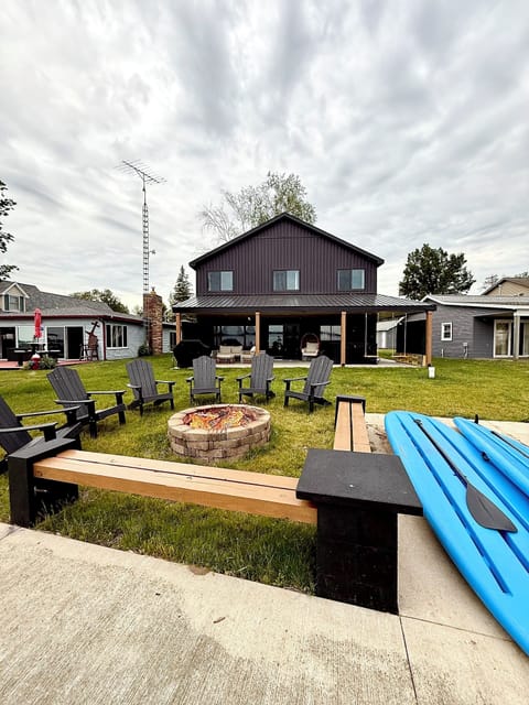 Lakeside - Fireside Shore