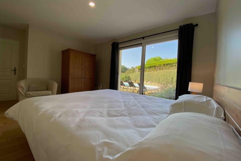 House | 5 bedrooms, individually furnished, bed sheets