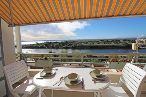 Apartment | Outdoor dining