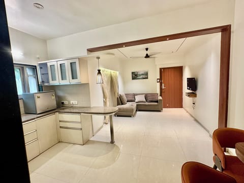 Family Studio Suite, City View | Desk, laptop workspace, free WiFi