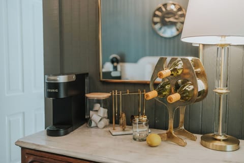 Additional kitchenette with coffee bar w/Nespresso, K-Cup & drip coffee maker