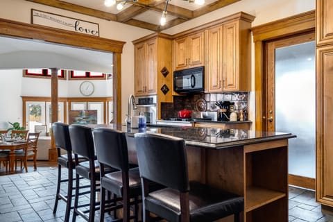 Chestnut steadies the bustle of daily life.