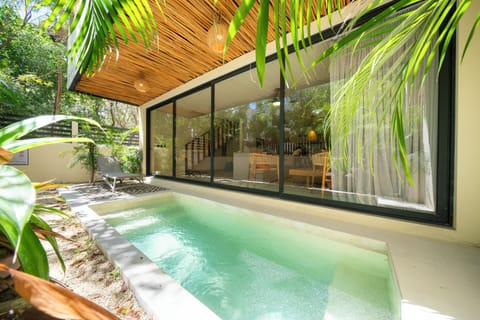 2 outdoor pools