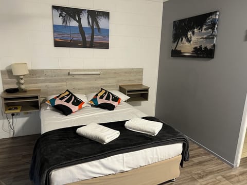Standard Twin Room | Desk, laptop workspace, soundproofing, free WiFi