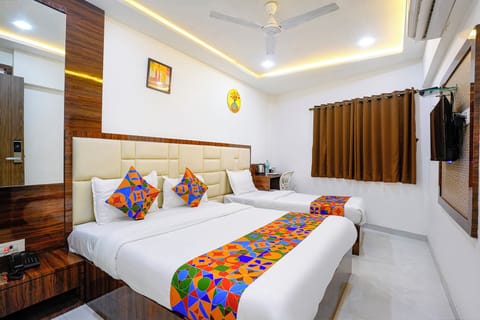 Egyptian cotton sheets, premium bedding, in-room safe, free WiFi