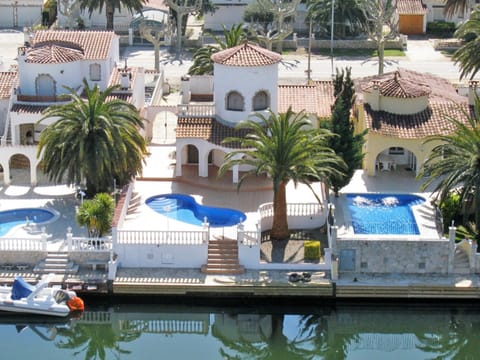 Villa | Exterior