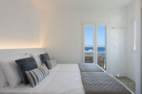 Luxury Studio, Sea View | In-room safe, blackout drapes, free WiFi