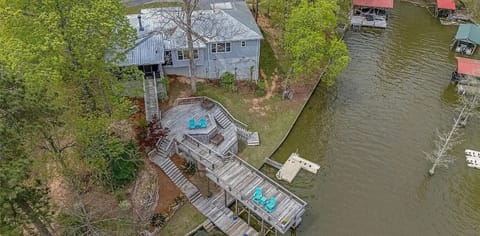 Loads of outdoor space to relax.
