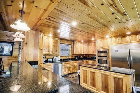 1541j5E92Utws2-20220429145952