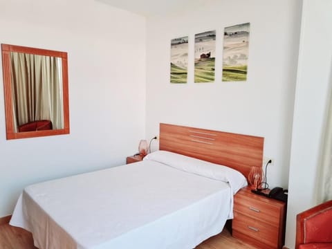 Blackout drapes, free WiFi