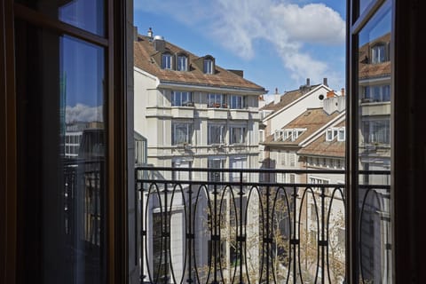 Basic Double Room (Compact) | Free WiFi, bed sheets