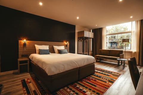 Comfort Double Room | Minibar, in-room safe, desk, laptop workspace