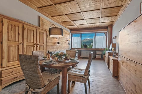 Honeymoon Studio, Microwave, Mountain View (Studio Charming Sportinia) | Dining