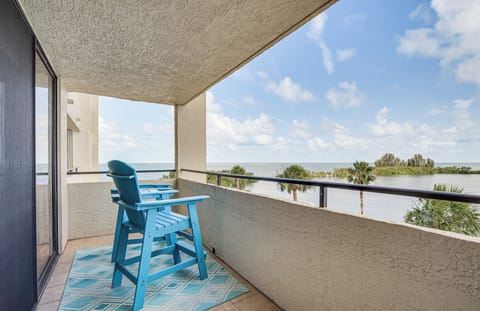 Hudson Vacation Rental | 1BR | 1BA | 730 Sq Ft | Elevator Access