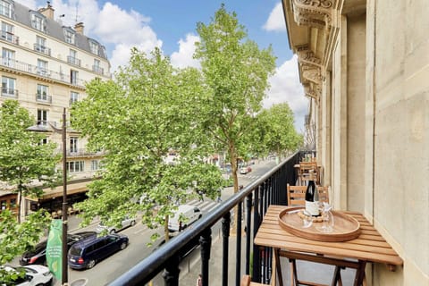 Apartment | Outdoor dining