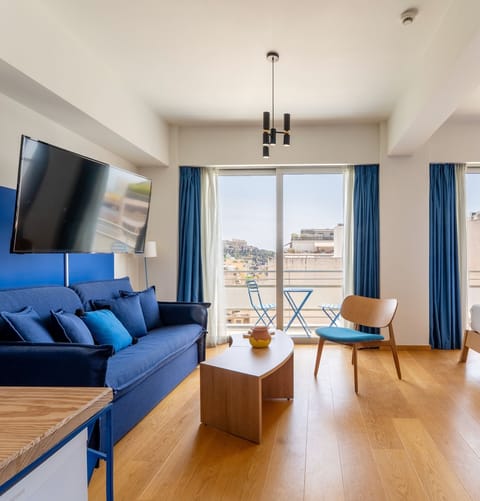 In-room safe, free WiFi, bed sheets