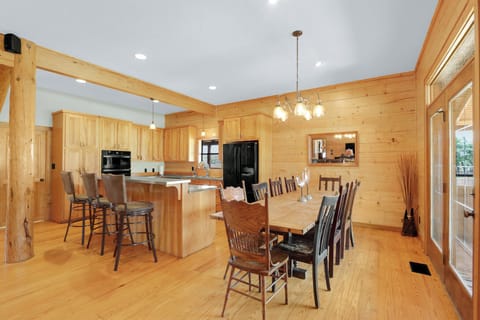 View as you approach the dining area and kitchen.