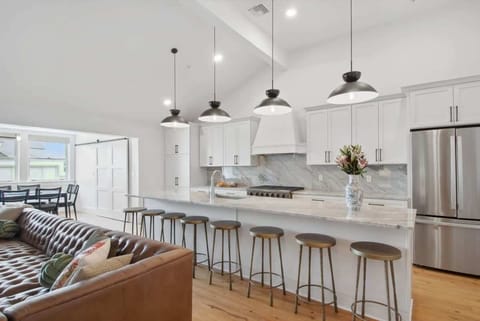 Kitchen | Fully Equipped Kitchen | Unit 401 Level 1 Fourth Floor