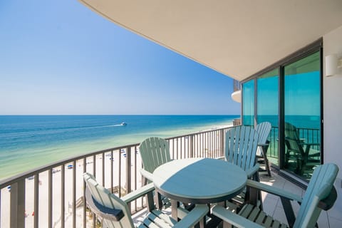 Condo, 2 Bedrooms | Property grounds