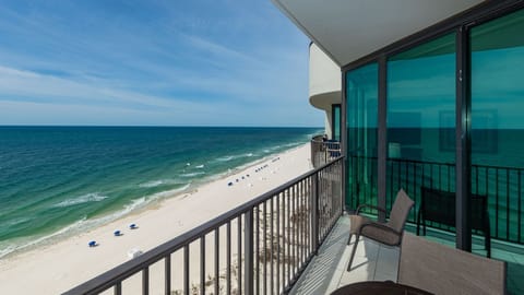 Condo, 2 Bedrooms | Property grounds
