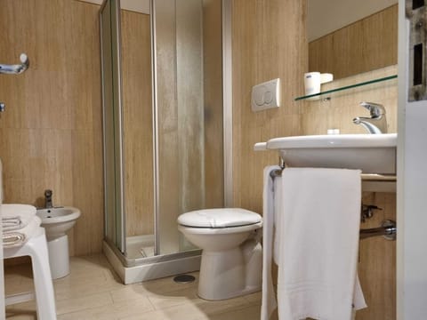 Comfort Double or Twin Room | Bathroom | Shower, hair dryer, slippers, towels