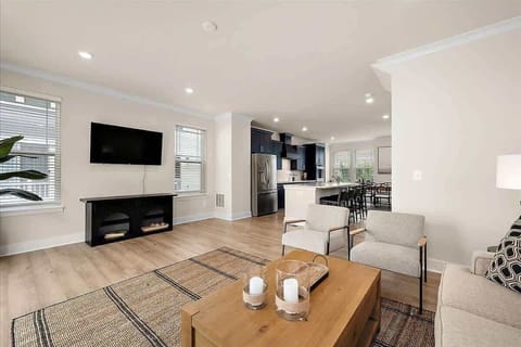 12-104 142th St 104 E-OC 12