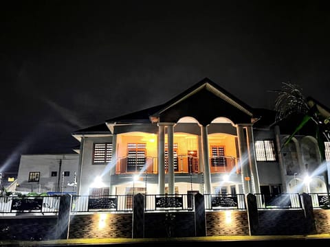 Villa, 6 Bedrooms, Balcony | Front of property