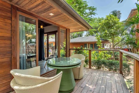 The Ocean Premium Cottage | Balcony