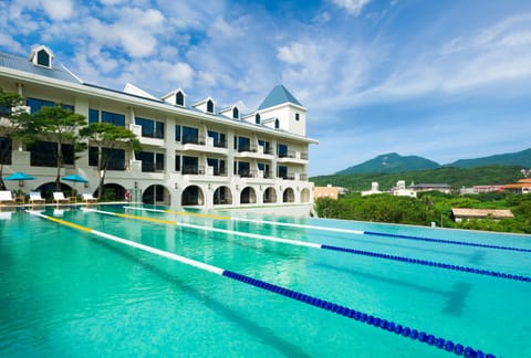 Seasonal outdoor pool, sun loungers