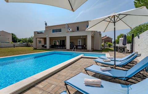 pool
