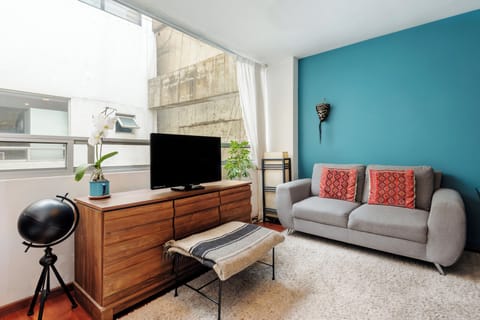 Gallery Apartment, 2 Bedrooms, Kitchen, City View | Living area | LED TV, Netflix, streaming services