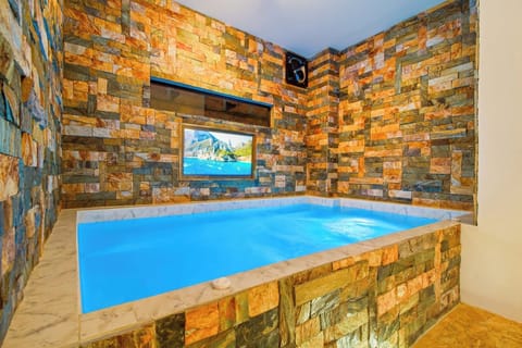 massive jacuzzi